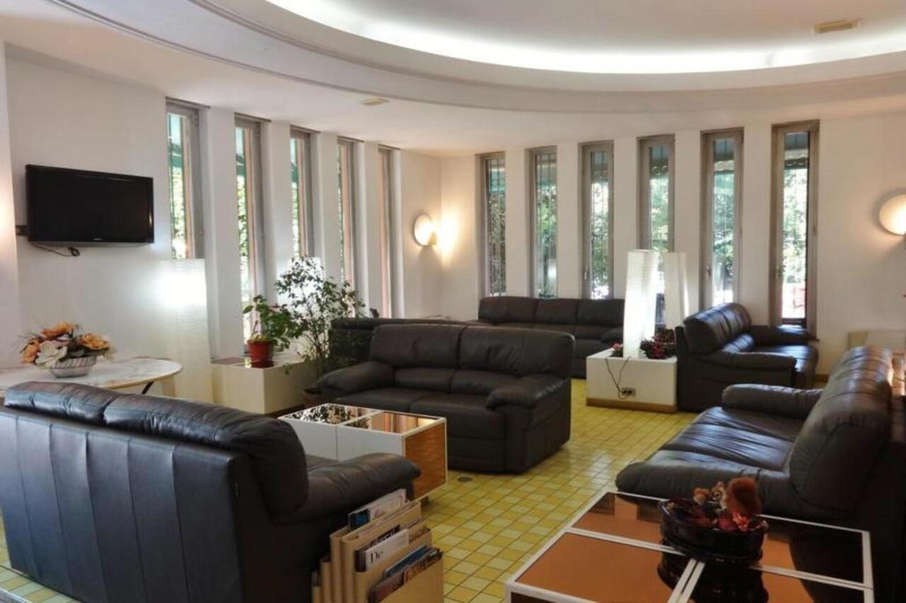 Hotel Lodi Esterno foto