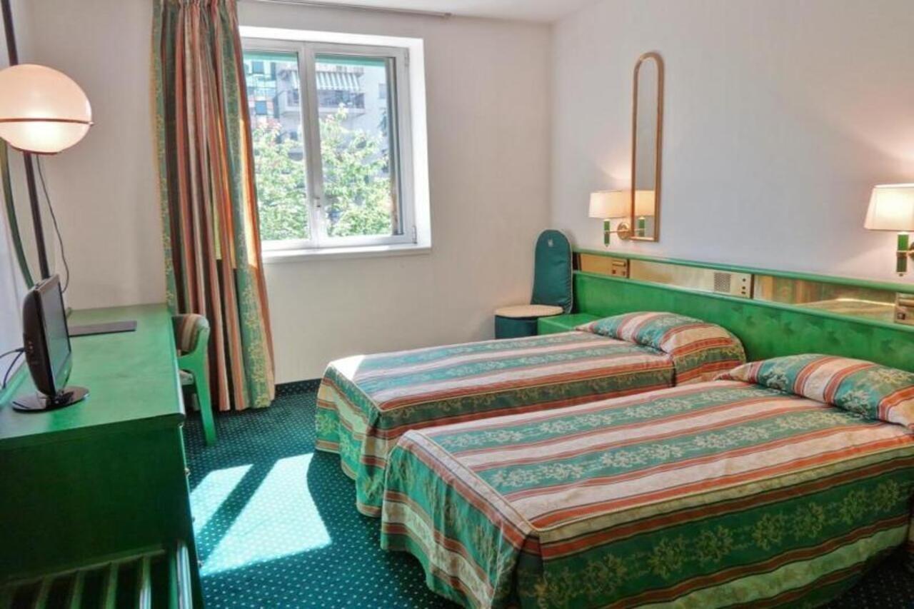 Hotel Lodi Esterno foto