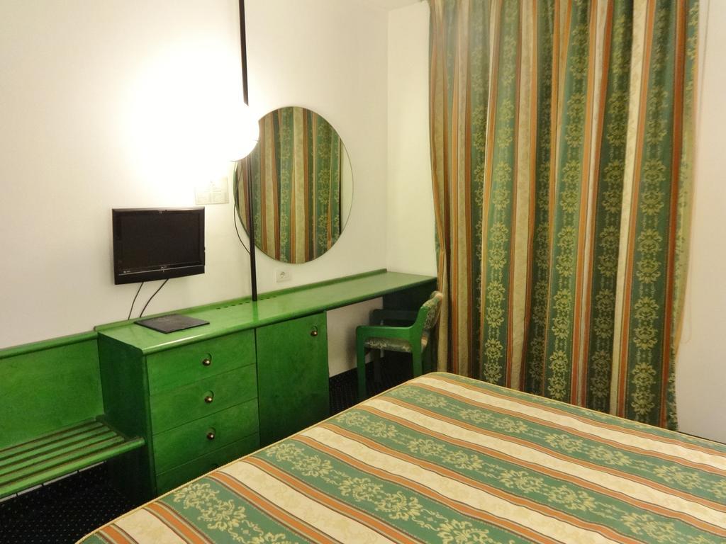Hotel Lodi Esterno foto