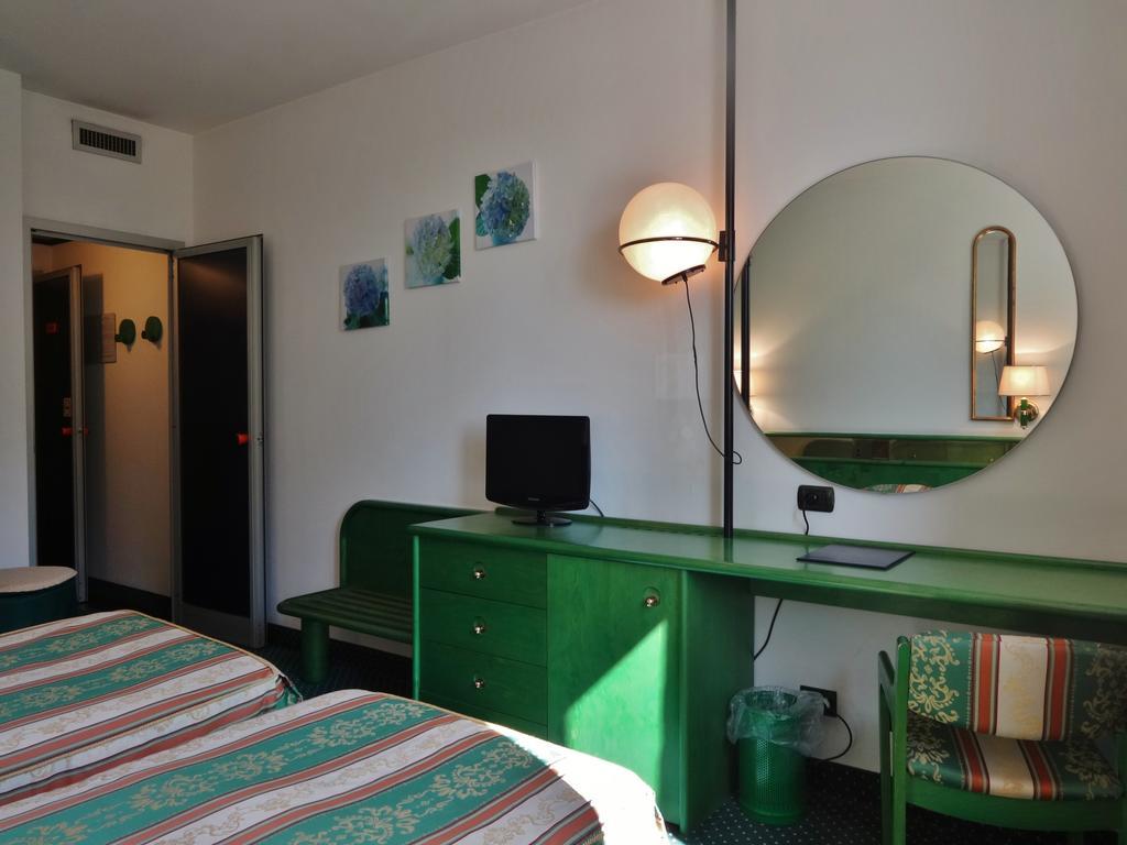 Hotel Lodi Esterno foto