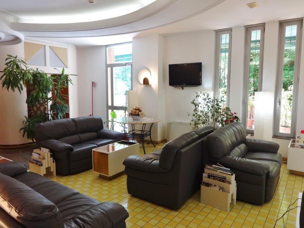 Hotel Lodi Esterno foto