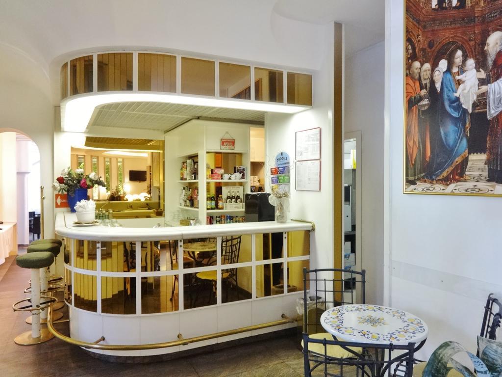 Hotel Lodi Esterno foto